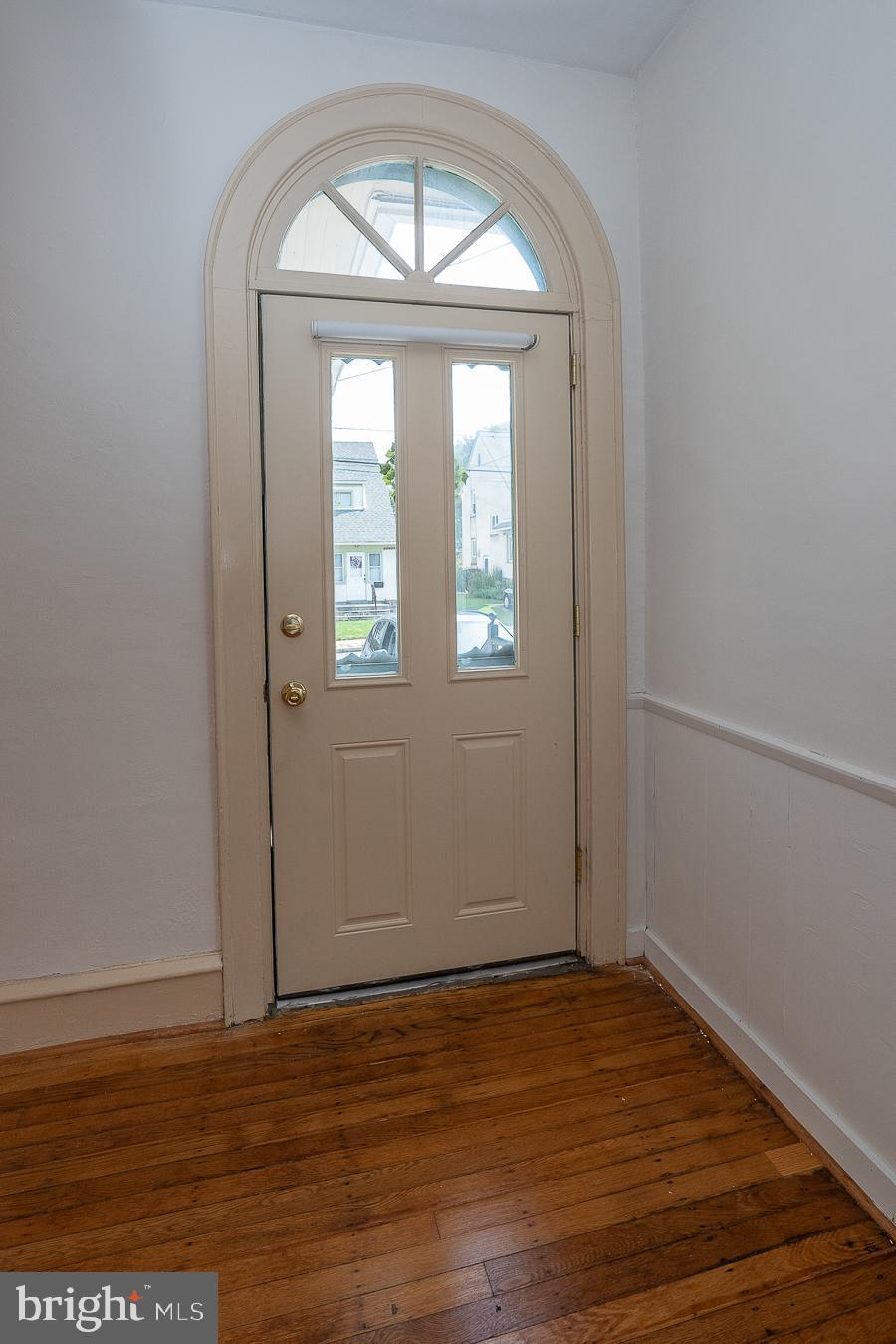 138 Arnold Road Ardmore, PA 19003 - Photo 22 of 37 Front door