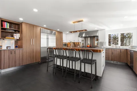 $2,995,000 | 4 Trails End, Rye, NY 10580