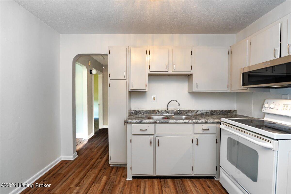 5703 Mt Washington Road Louisville, KY 40229 - Photo 9 of 29 06-FullRes-6