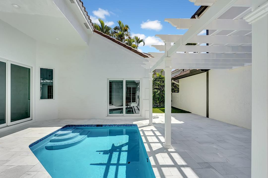 3555 Commodore Circle Delray Beach, FL 33483 - Photo 4 of 31 thumbnail (3)