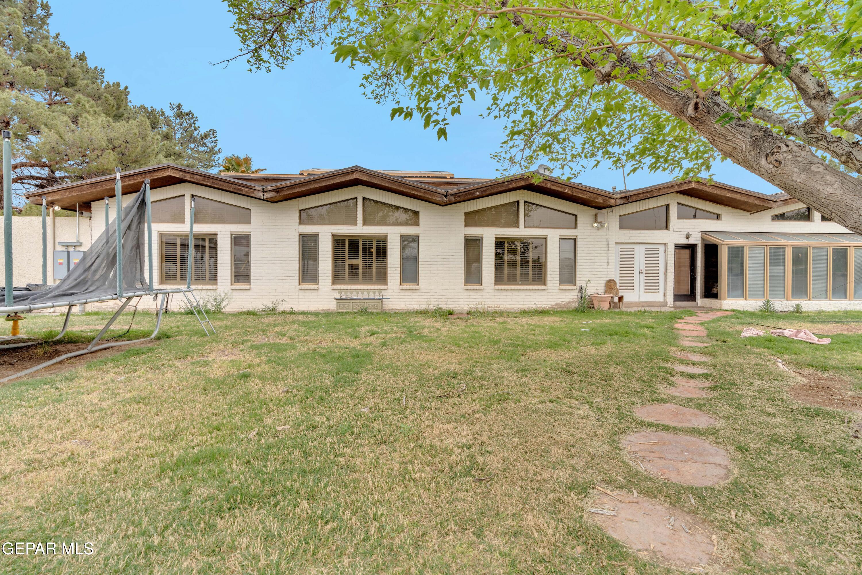 877 Gomez Road El Paso, TX 79932 - Photo 105 of 143 6 (9)