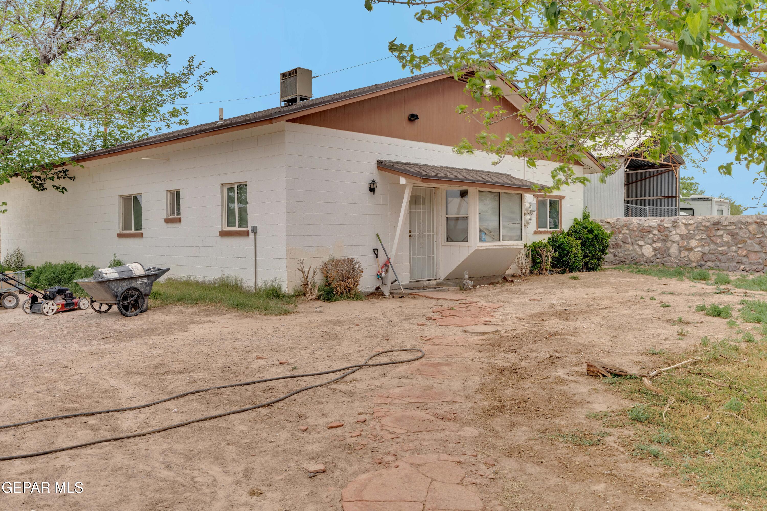 877 Gomez Road El Paso, TX 79932 - Photo 108 of 143 6 (12)