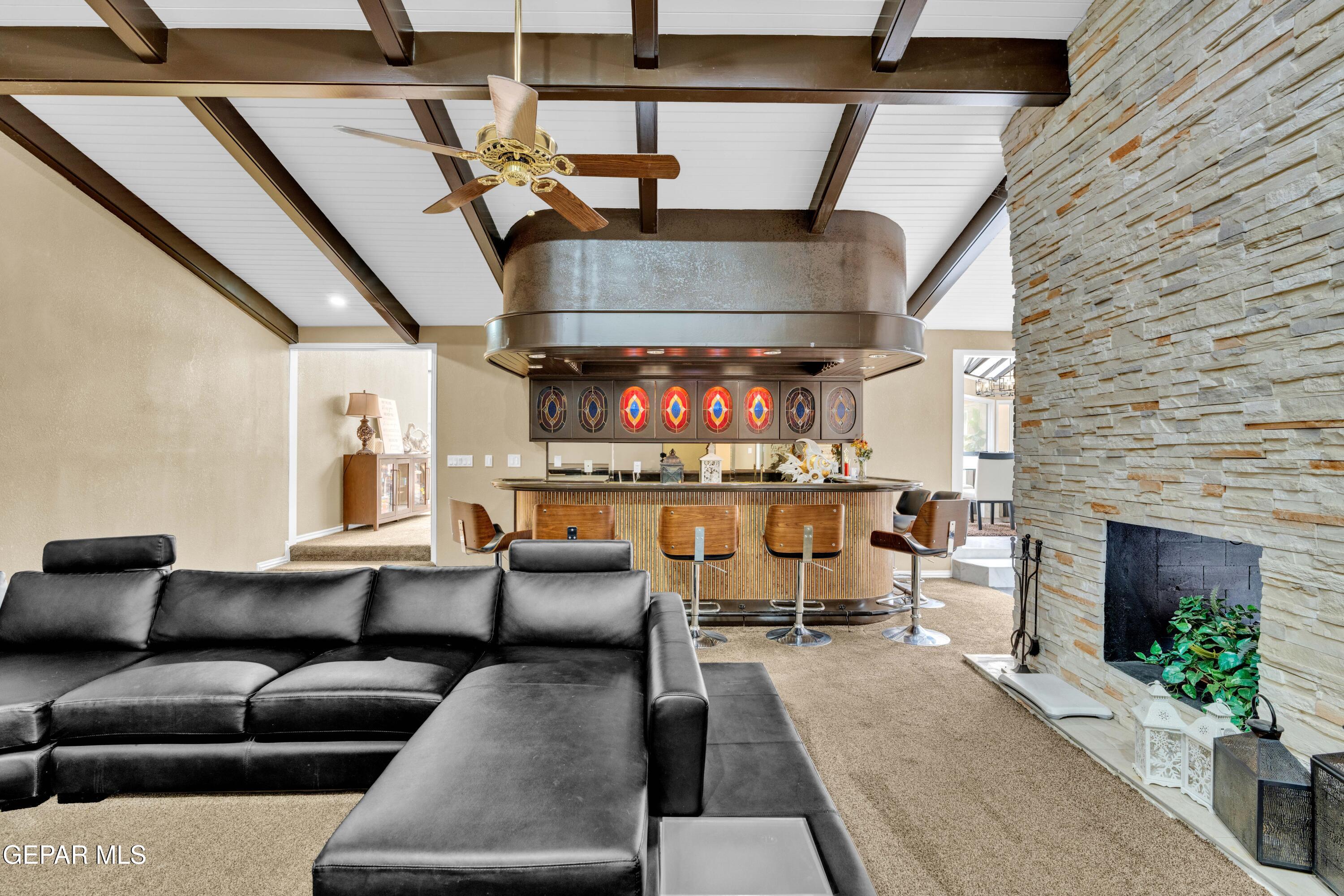 877 Gomez Road El Paso, TX 79932 - Photo 32 of 143 4