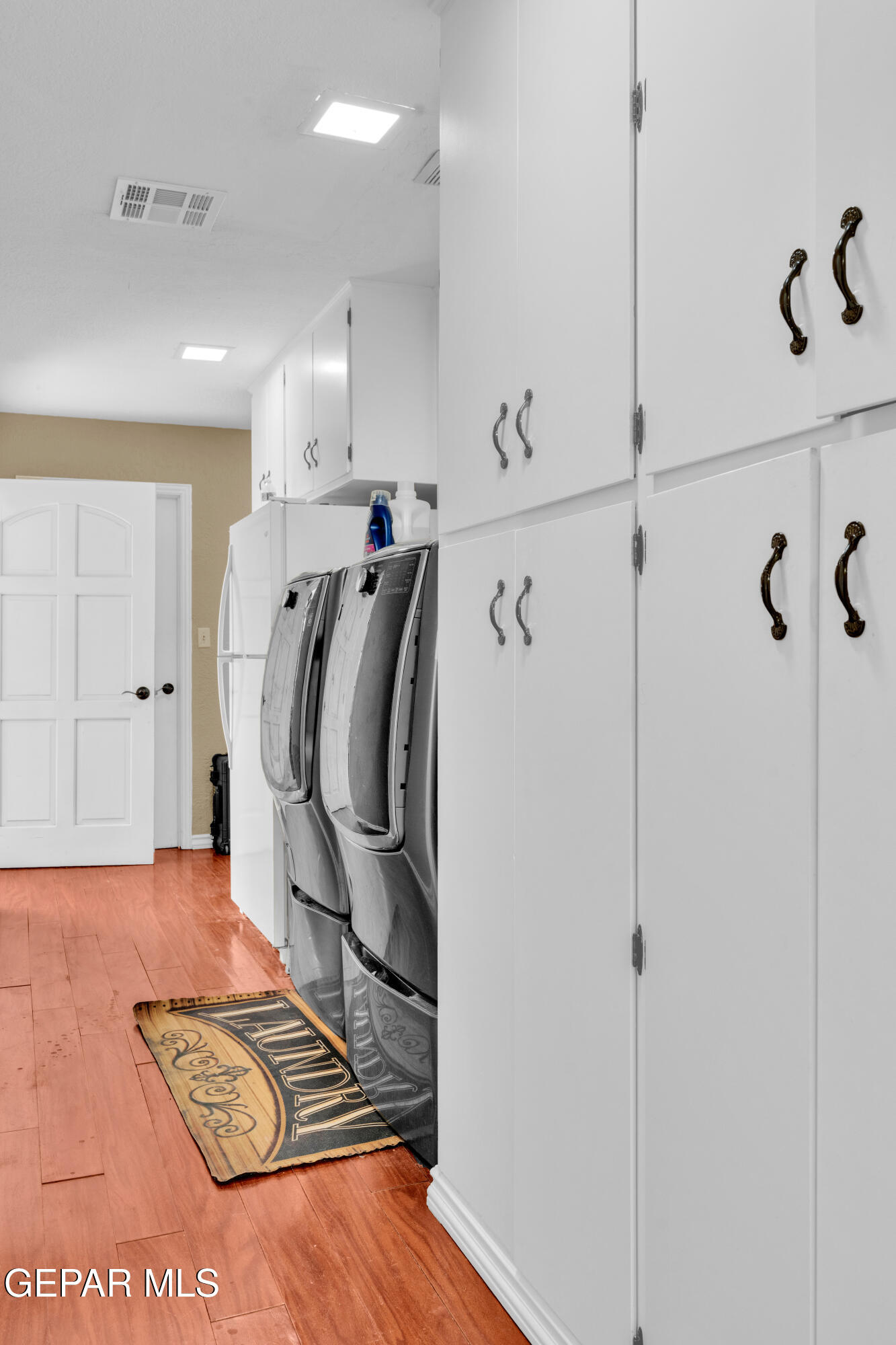 877 Gomez Road El Paso, TX 79932 - Photo 43 of 143 5 (11)