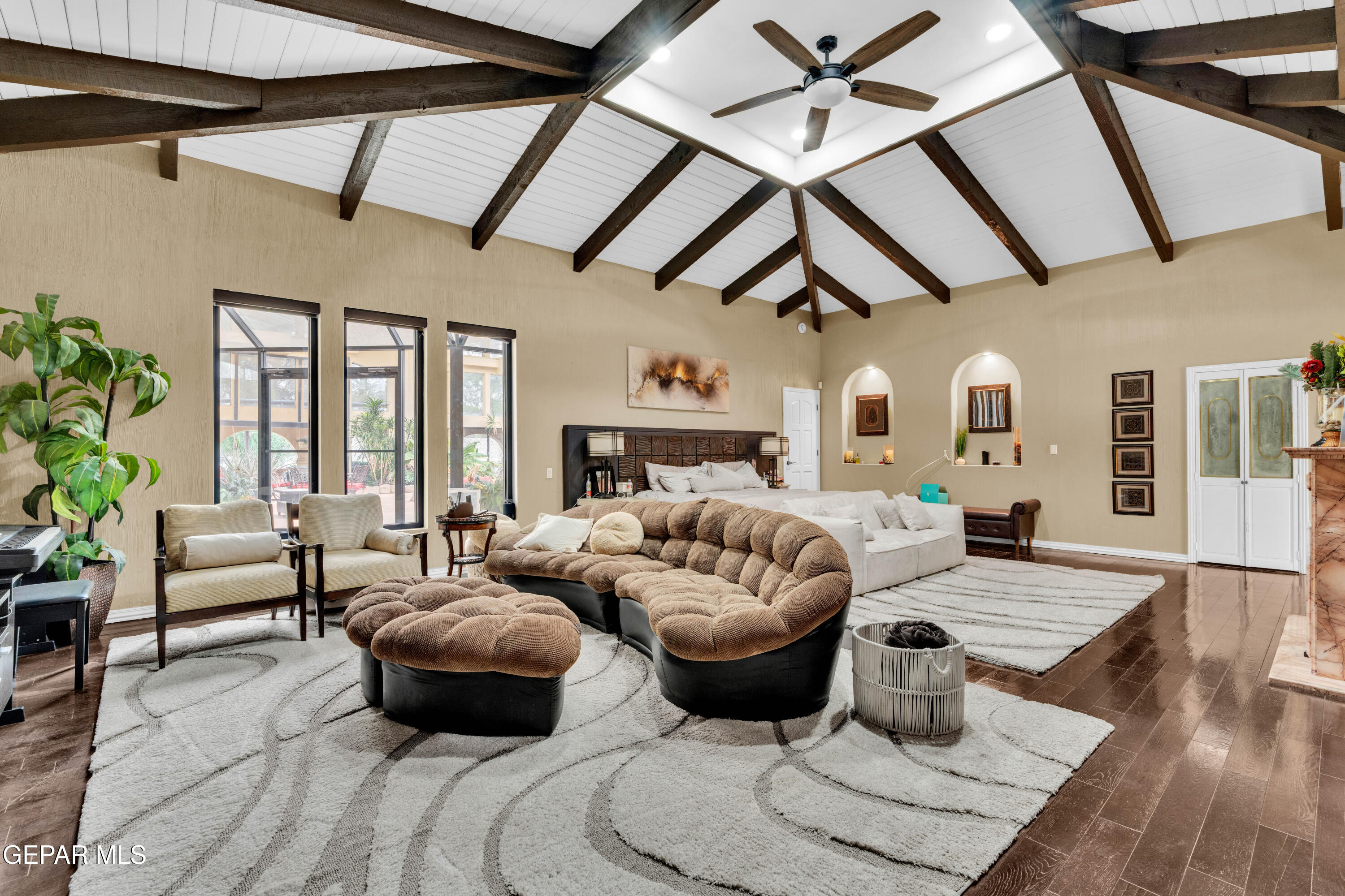 877 Gomez Road El Paso, TX 79932 - Photo 58 of 143 5 (27)