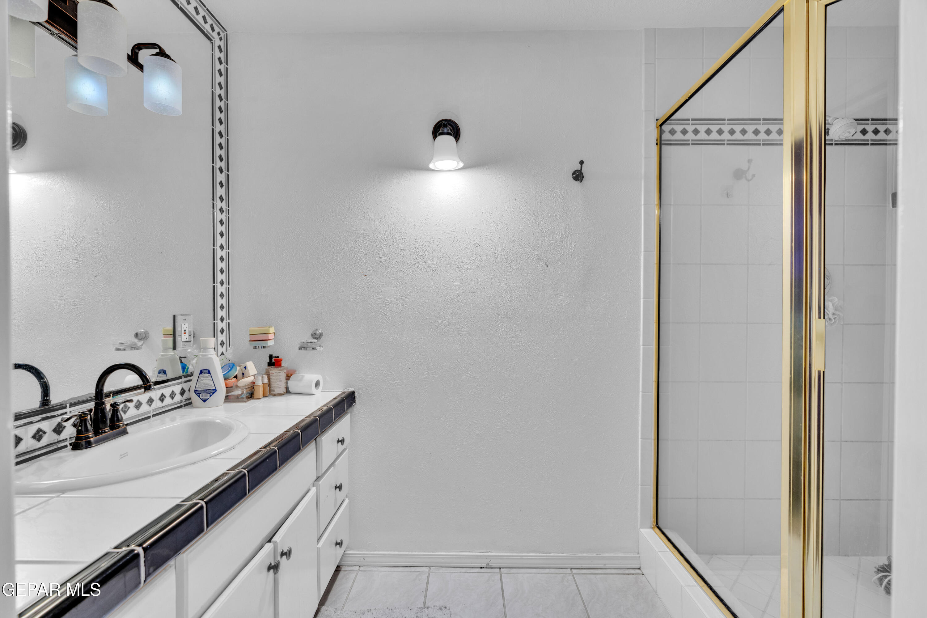 877 Gomez Road El Paso, TX 79932 - Photo 71 of 143 5 (40)