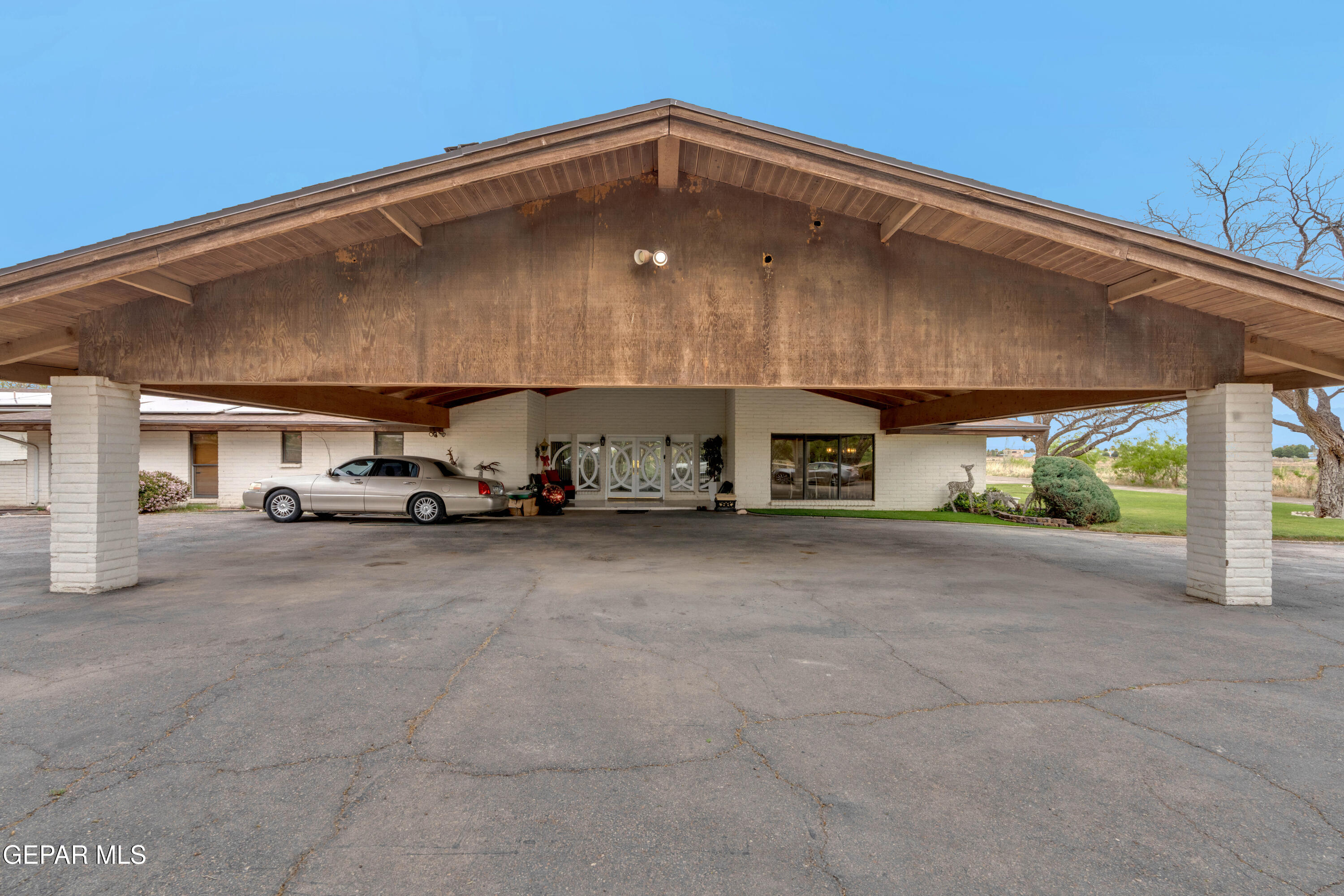 877 Gomez Road El Paso, TX 79932 - Photo 10 of 143 1 (7)