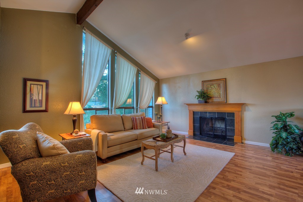 16109 Southeast 175th Street Renton, WA 98058 - Photo 3 of 17 Gallery Image 3