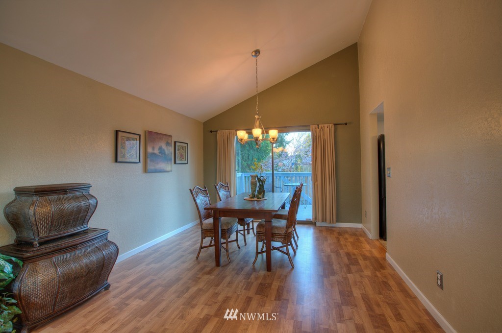 16109 Southeast 175th Street Renton, WA 98058 - Photo 4 of 17 Gallery Image 4