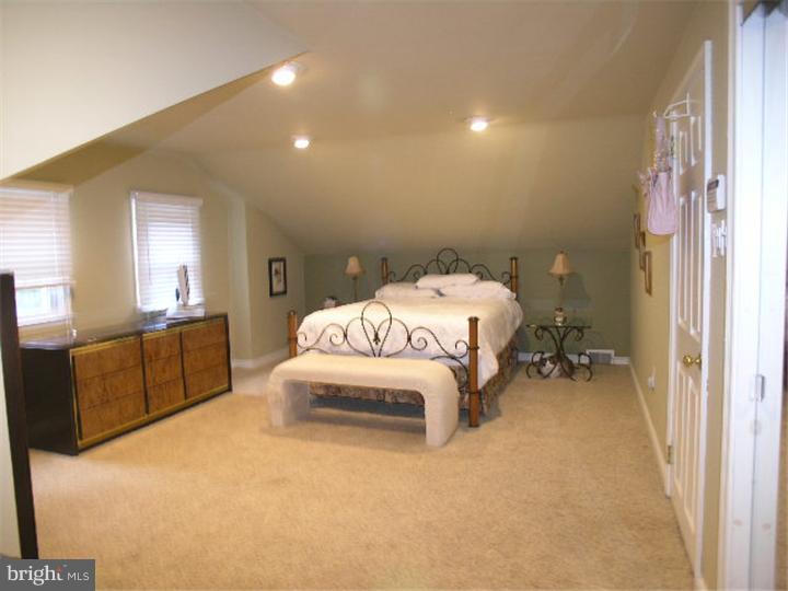 397 Welsh Road Huntingdon Valley, PA 19006 - Photo 9 of 15 Bedroom - Main