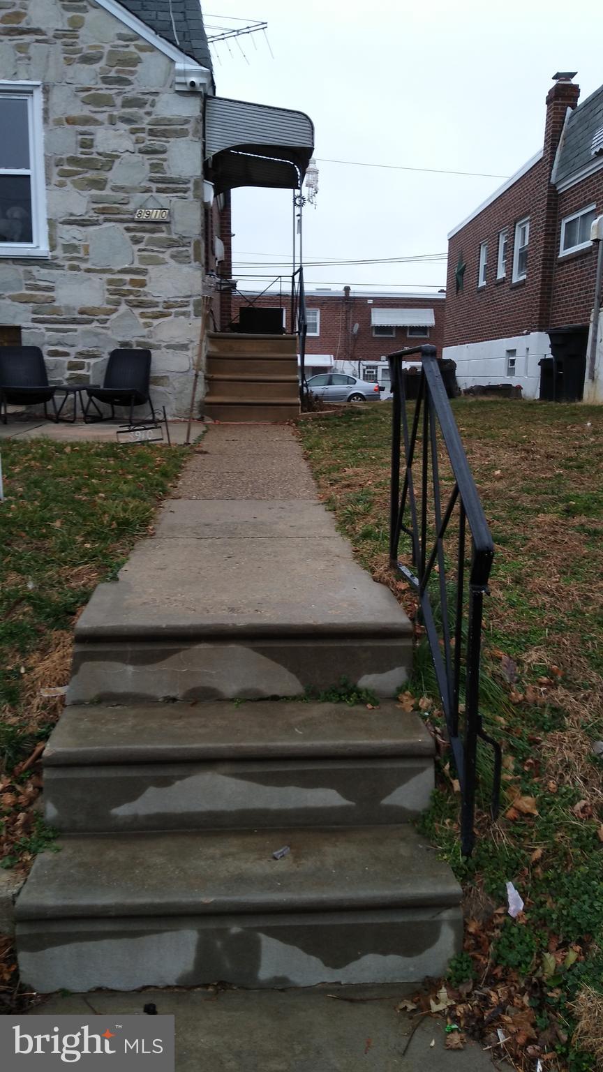 8910 Blue Grass Road Philadelphia, PA 19152 - Photo 3 of 13 Gallery Image 3