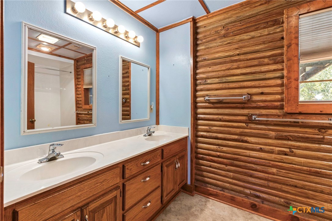 55 County Line Road Dale, TX 78616 - Photo 22 of 42 Bathroom #2