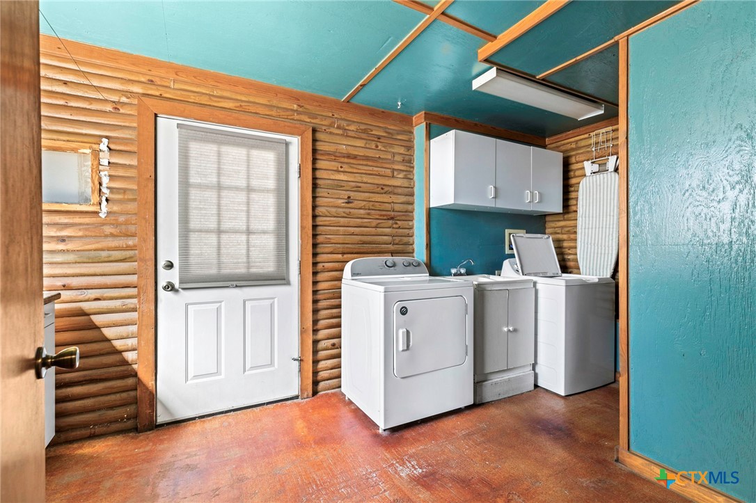 55 County Line Road Dale, TX 78616 - Photo 27 of 42 Laundry Room
