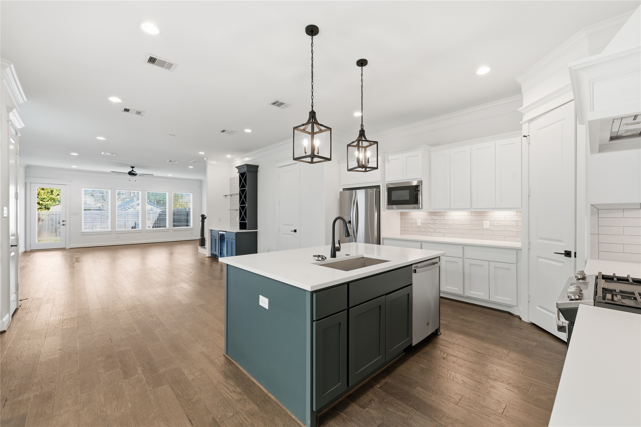 819 West 19th Street Houston, TX 77008 - Photo 14 of 39