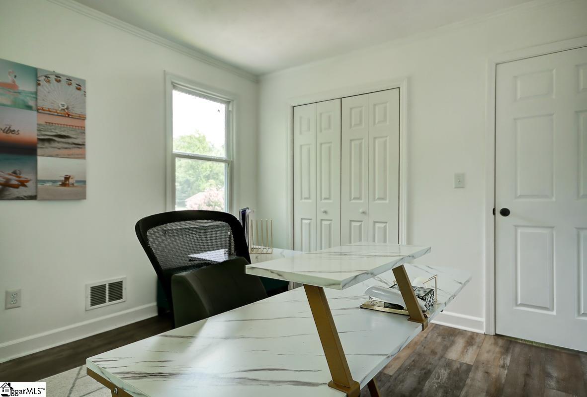 1041 East Perry Road Greenville, SC 29609 - Photo 13 of 25