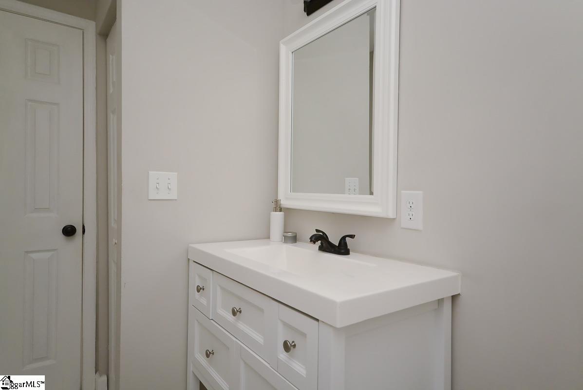 1041 East Perry Road Greenville, SC 29609 - Photo 17 of 25