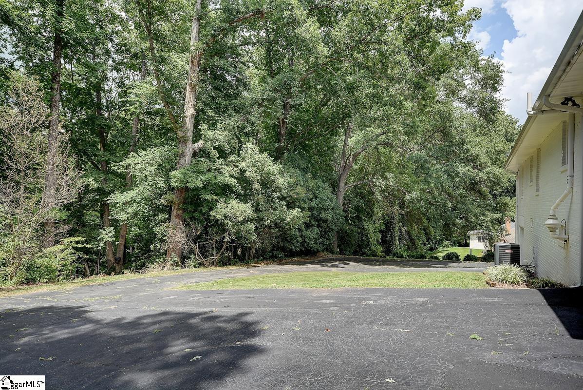 1041 East Perry Road Greenville, SC 29609 - Photo 21 of 25