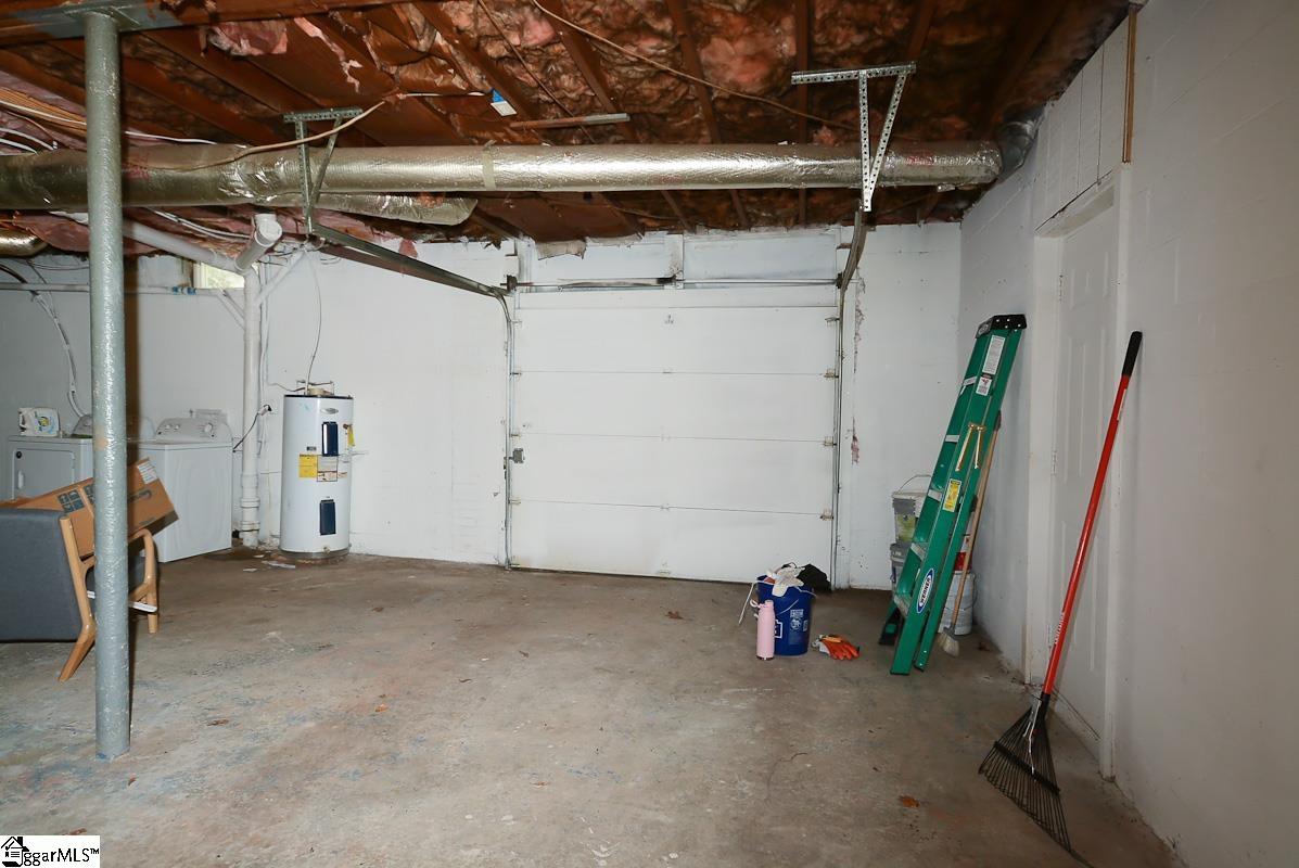 1041 East Perry Road Greenville, SC 29609 - Photo 23 of 25