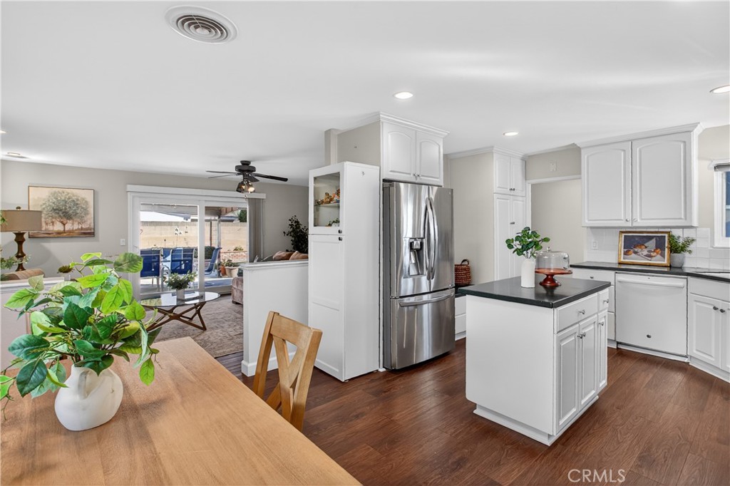 15312 Hanover Lane Huntington Beach, CA 92647 - Photo 3 of 23