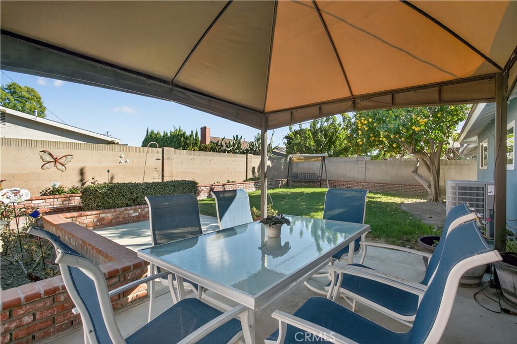 15312 Hanover Lane Huntington Beach, CA 92647 - Photo 7 of 23