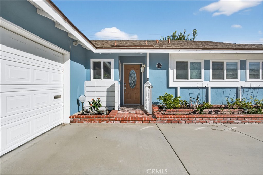 15312 Hanover Lane Huntington Beach, CA 92647 - Photo 8 of 23