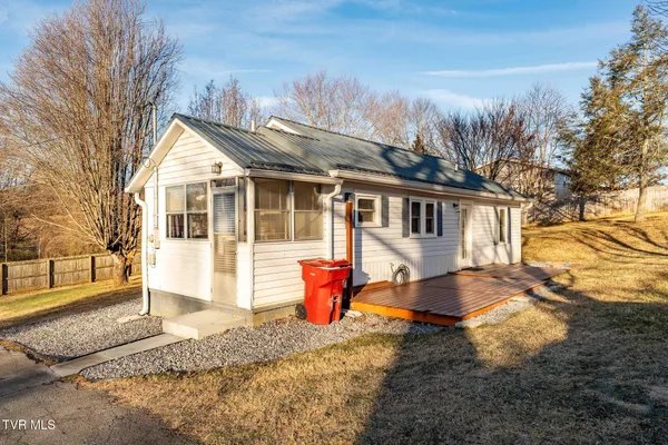 $1,500 | 172 Hopper Road, Johnson City, TN 37604