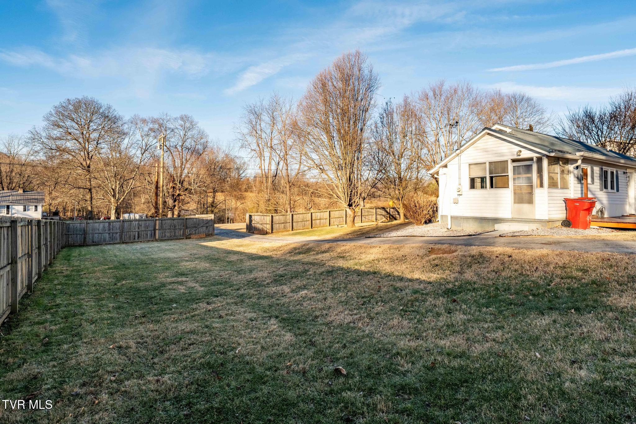172 Hopper Road Johnson City, TN 37604 - Photo 32 of 38 172 Hopper Road (11 of 44)