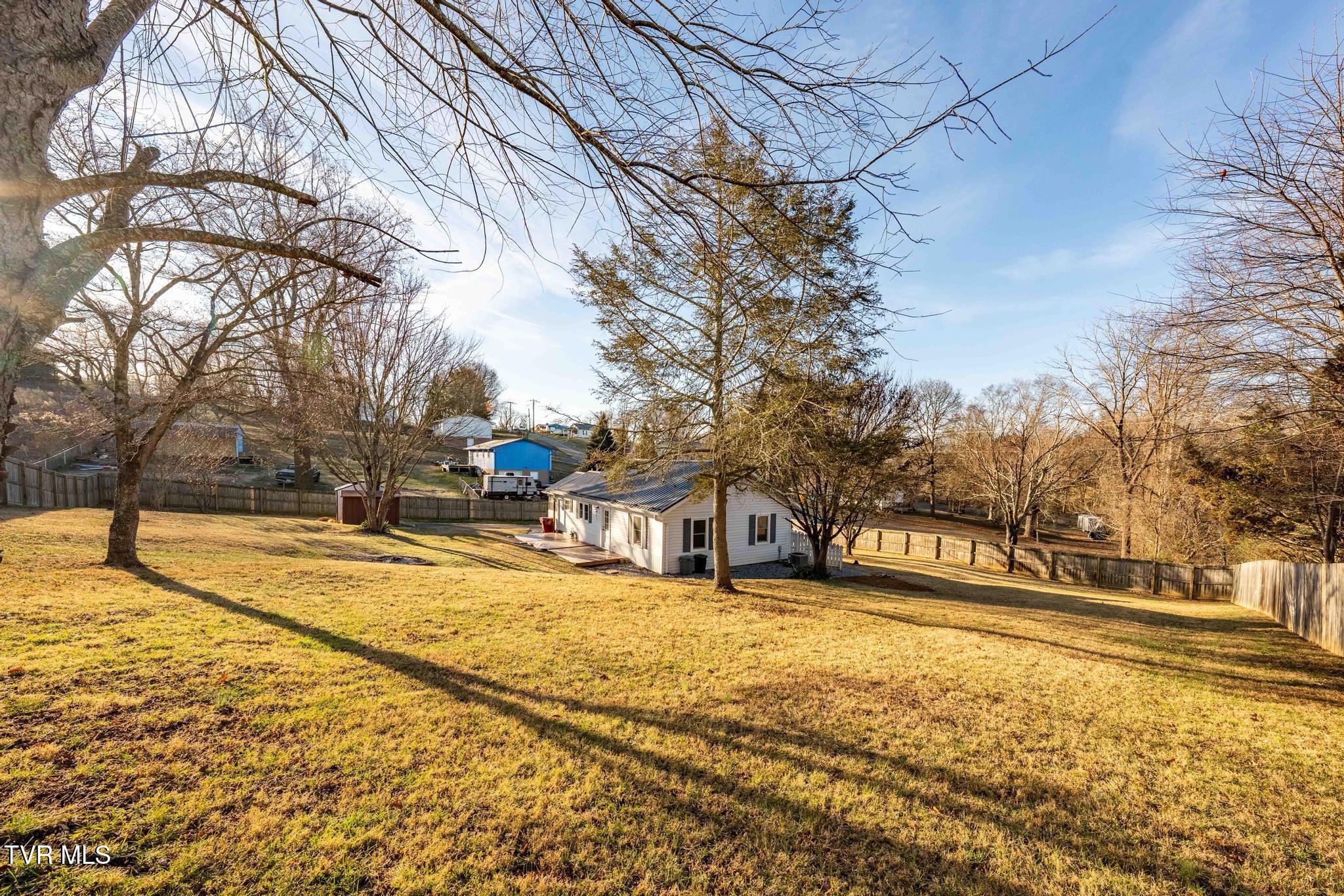 172 Hopper Road Johnson City, TN 37604 - Photo 4 of 38 172 Hopper Road (19 of 44)