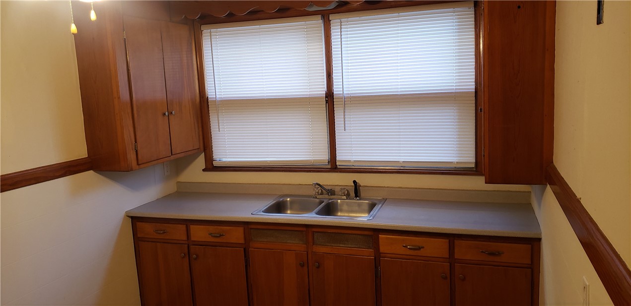 36 Roberts Street, Unit 1L Woonsocket, RI 02895 - Photo 2 of 11