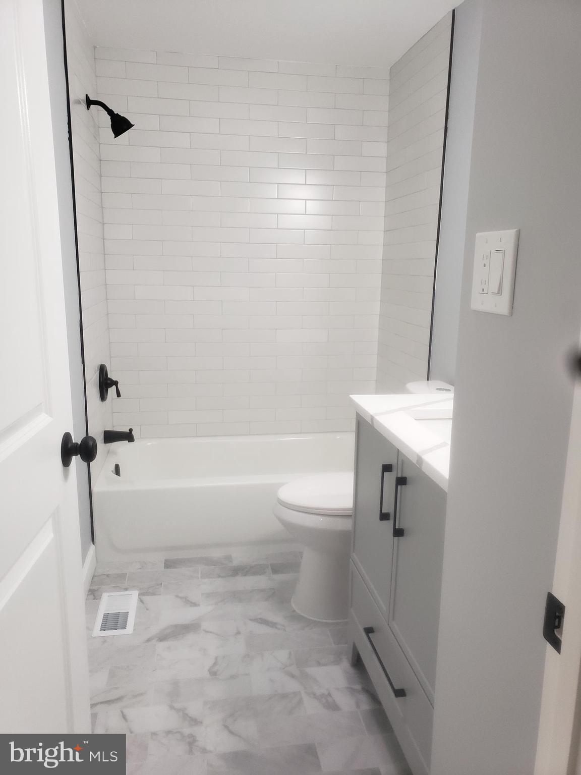 5 Crum Road Walkersville, MD 21793 - Photo 11 of 20 Hall bath