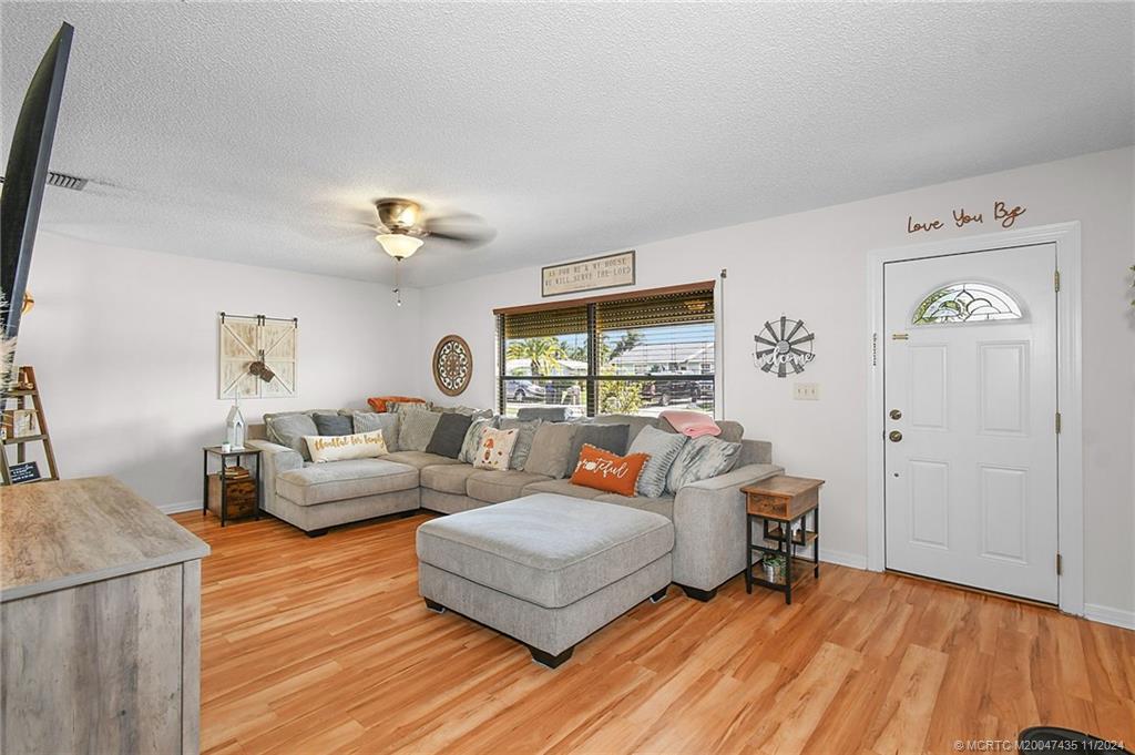 2351 Southeast Jackson Street Stuart, FL 34997 - Photo 5 of 32