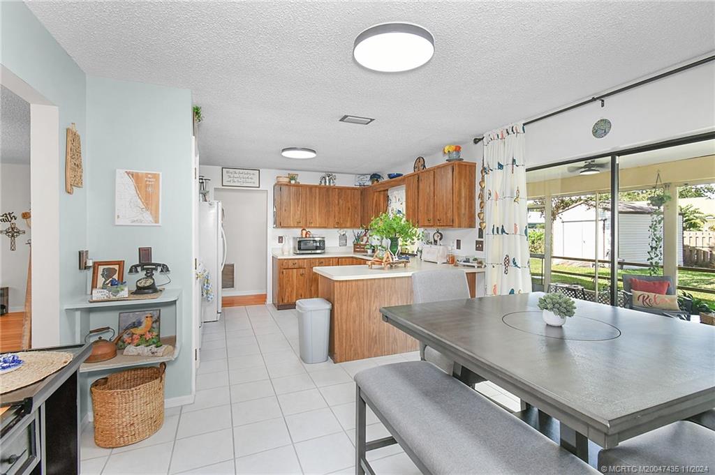 2351 Southeast Jackson Street Stuart, FL 34997 - Photo 8 of 32