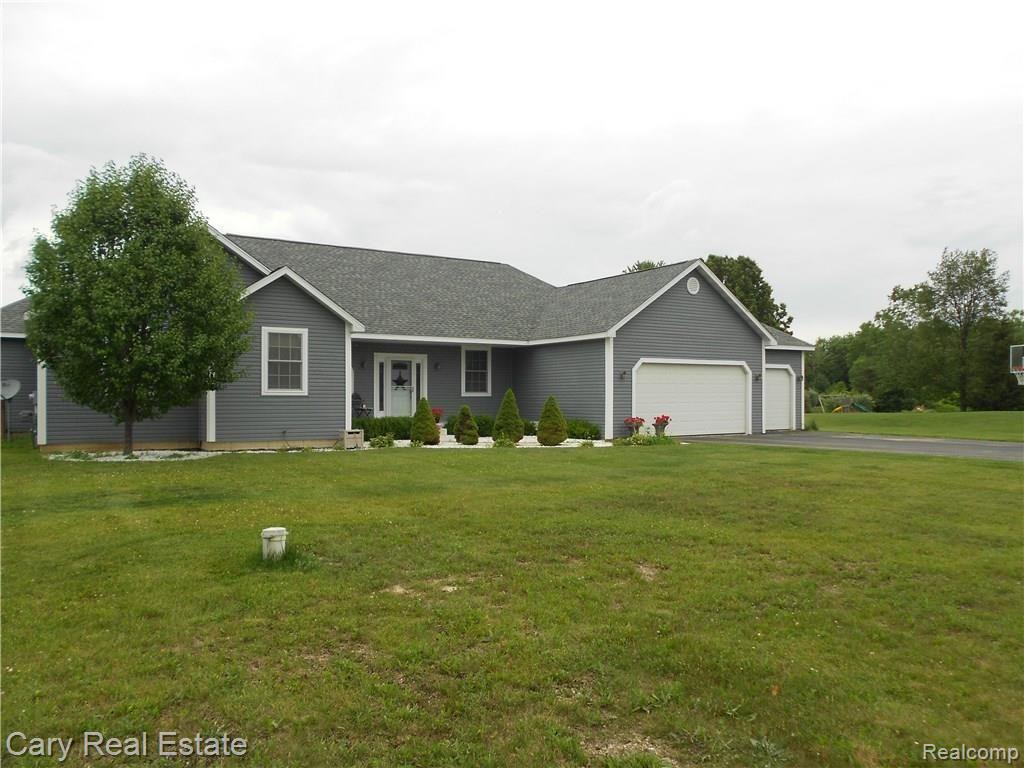 1408 Turrill Road Lapeer, MI 48446 - Photo 4 of 44 DSCN0548.JPG