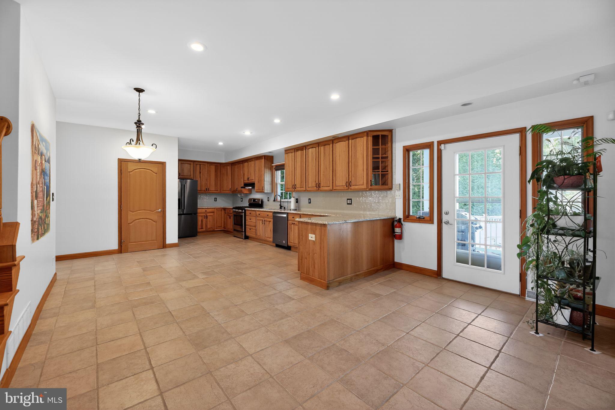 111 Heilig Road Sewell, NJ 08080 - Photo 9 of 39
