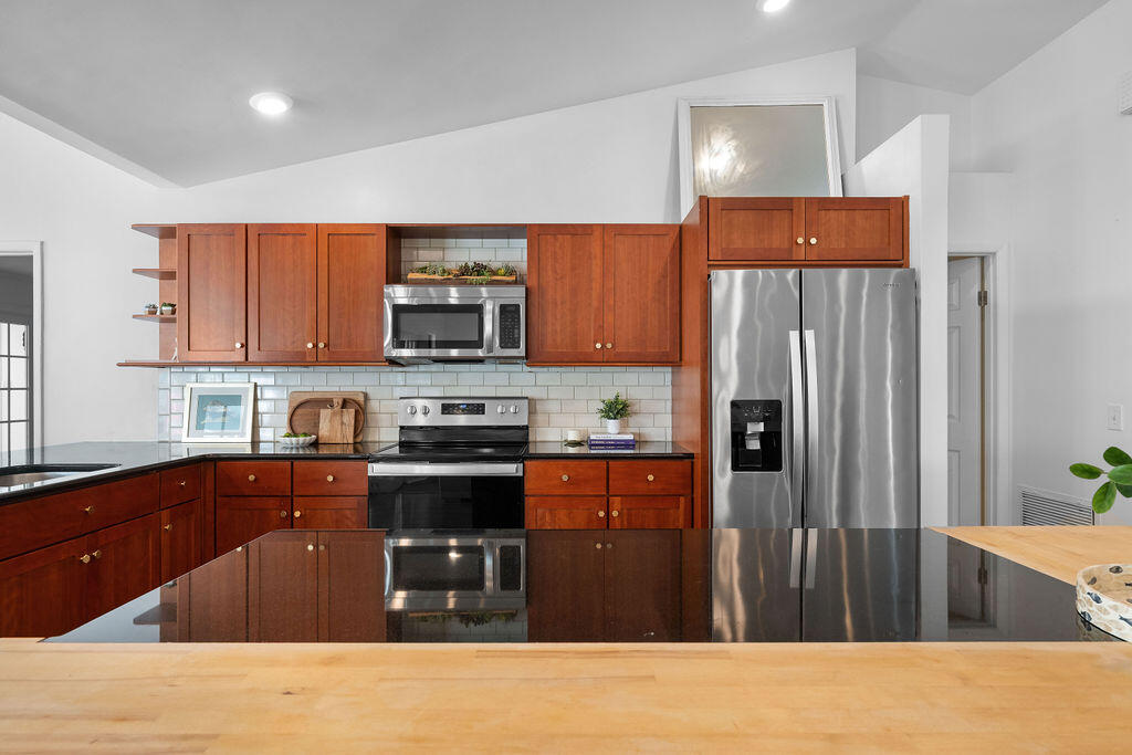 5068 Southeast Major Way Stuart, FL 34997 - Photo 16 of 50 Kitchen5