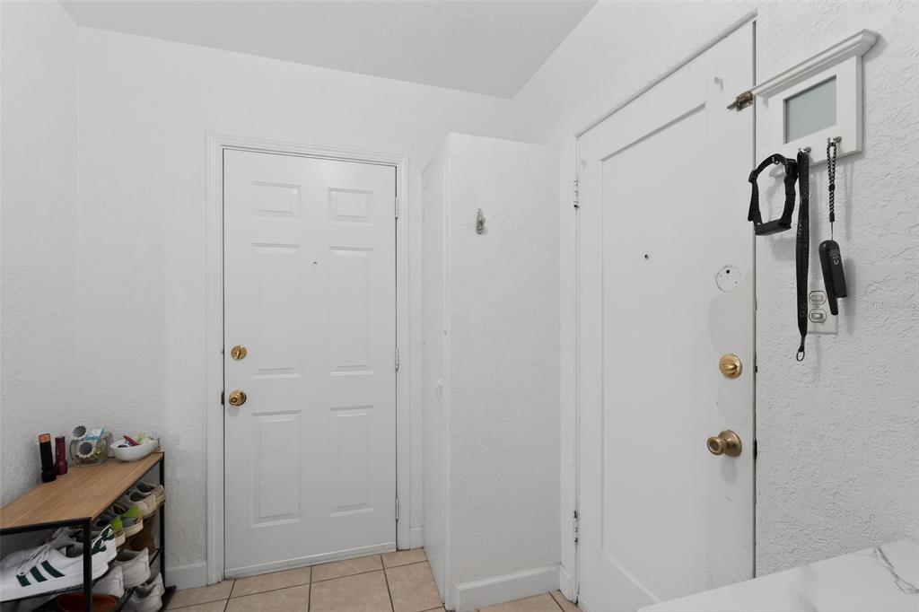 700 28th Street Orlando, FL 32805 - Photo 2 of 19 a bathroom with a shower