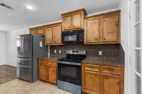 $359,900 | 5815 Weisinger Drive, Magnolia, TX 77354