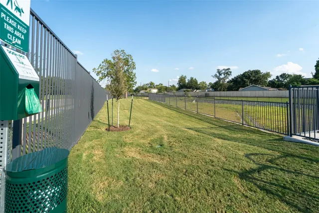 $1,389 | 1690 North Loop, Unit 288, Houston, TX 77009