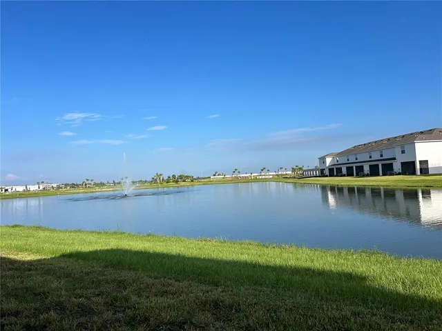 $2,275 | 17575 Crescent Moon Loop, Bradenton, FL 34211