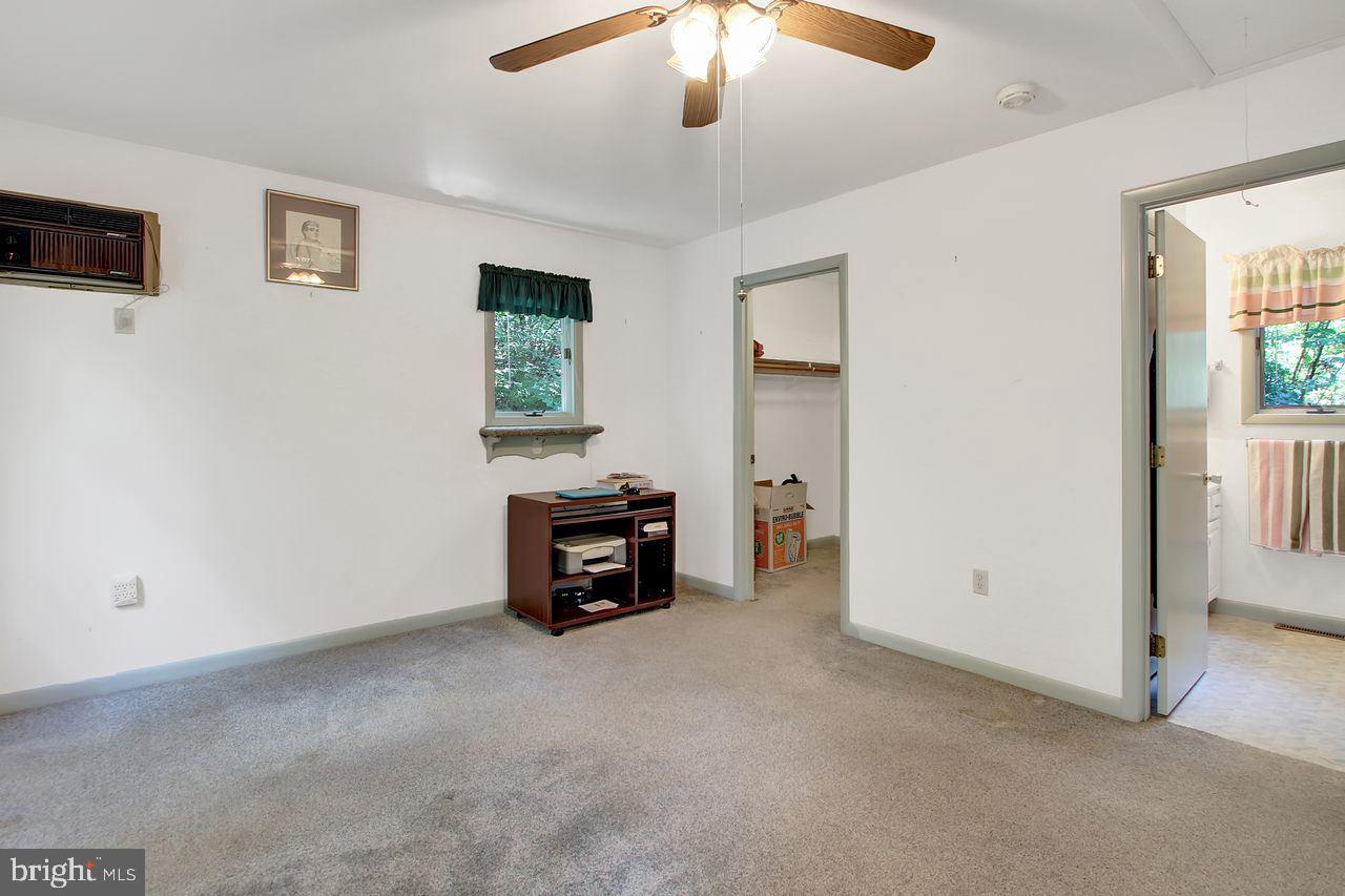 105 Two Ring Road Aspers, PA 17304 - Photo 6 of 25 Gallery Image 6