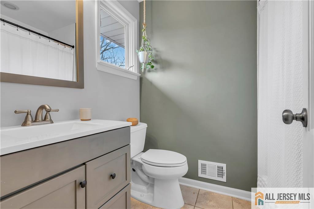 110 Oak Drive Middlesex, NJ 08846 - Photo 33 of 49