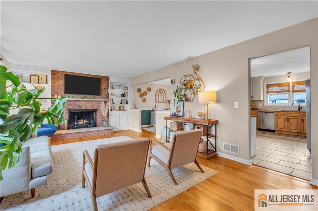 110 Oak Drive Middlesex, NJ 08846 - Photo 4 of 49