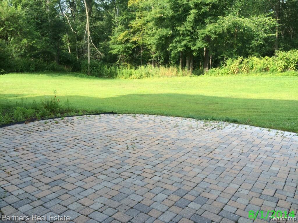1920 South Bull Run Road Fowlerville, MI 48836 - Photo 17 of 22 Paver Patio.jpg