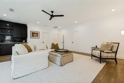 $2,375,000 | 6933 Wabash Circle, Dallas, TX 75214