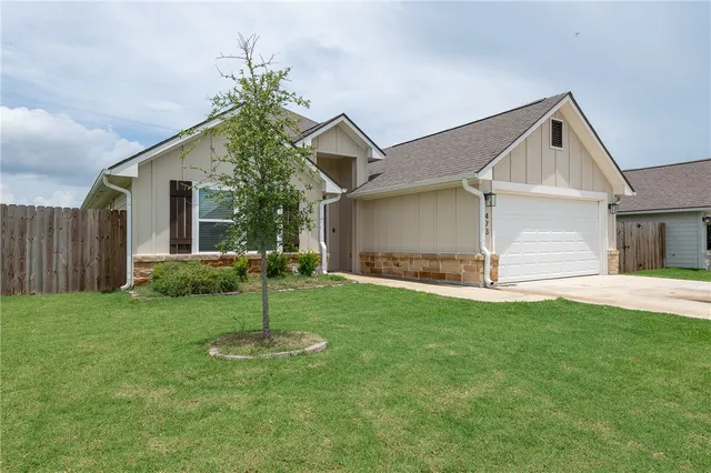 $299,999 | 473 Brazos Bend, Snook, TX 77879