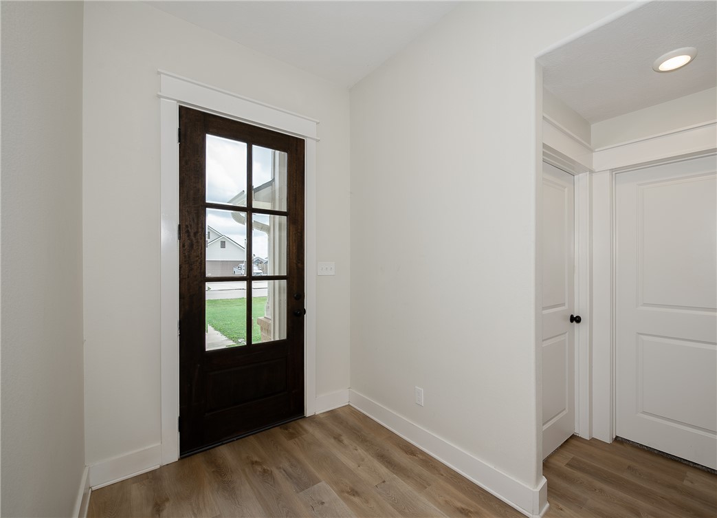 473 Brazos Bend Snook, TX 77879 - Photo 5 of 34