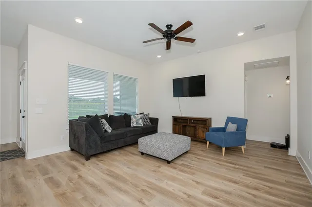 $299,999 | 473 Brazos Bend, Snook, TX 77879