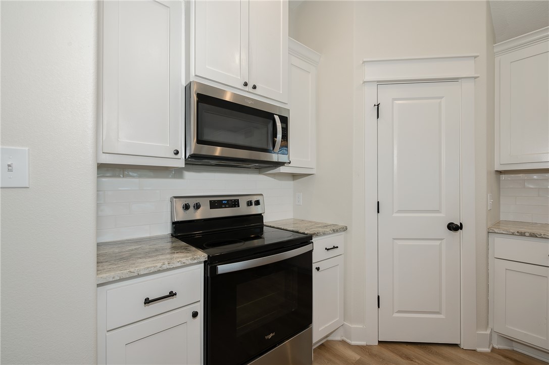 473 Brazos Bend Snook, TX 77879 - Photo 9 of 34