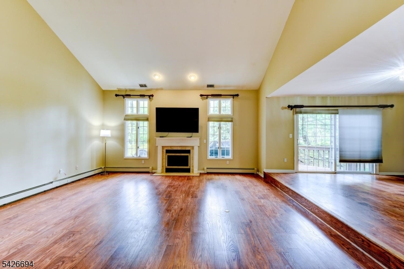 7 Matthew Road Wayne, NJ 07470 - Photo 4 of 37