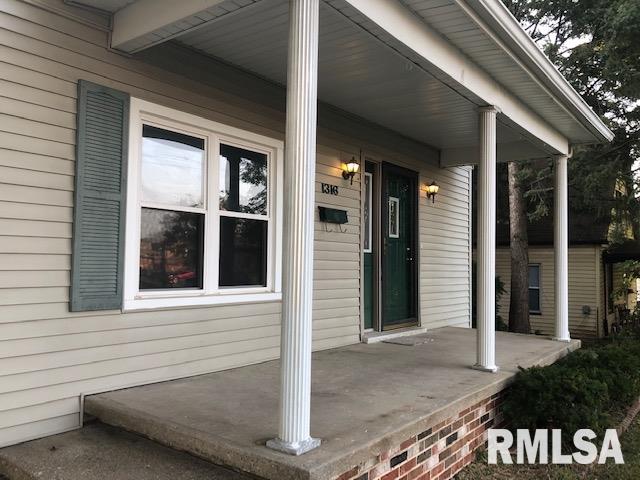 1316 North MacArthur Boulevard Springfield, IL 62702 - Photo 3 of 22